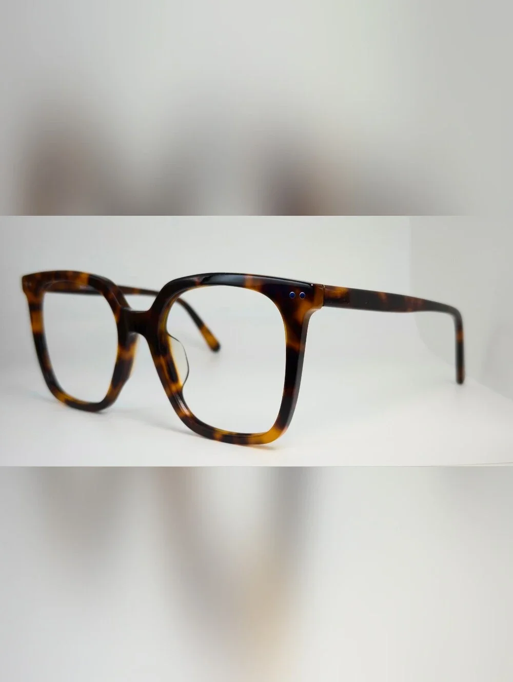 Parasol Traditional Tortoiseshell Square Frame Women's Eyewear.